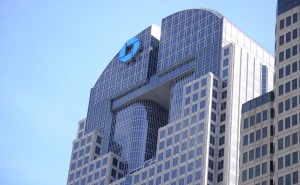 Top_of_JPMorgan_Chase_Tower-300x185